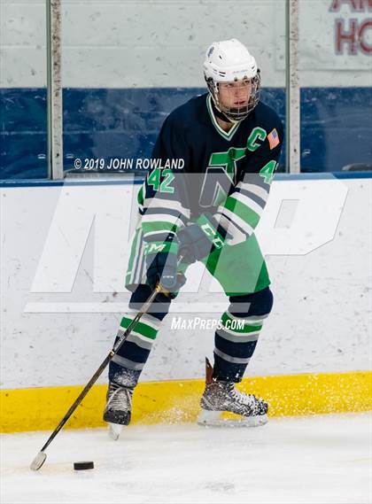 Thumbnail 1 in Maine vs. New Trier Blue (Blackhawks HoHo Tournament) photogallery.