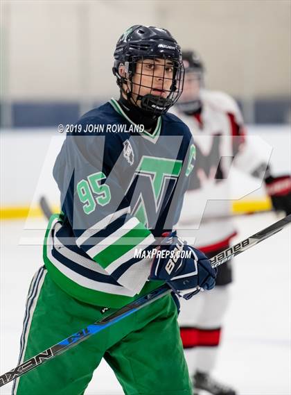 Thumbnail 1 in Maine vs. New Trier Blue (Blackhawks HoHo Tournament) photogallery.