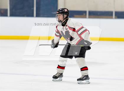 Thumbnail 1 in Maine vs. New Trier Blue (Blackhawks HoHo Tournament) photogallery.