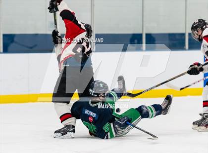 Thumbnail 1 in Maine vs. New Trier Blue (Blackhawks HoHo Tournament) photogallery.