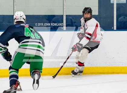 Thumbnail 2 in Maine vs. New Trier Blue (Blackhawks HoHo Tournament) photogallery.