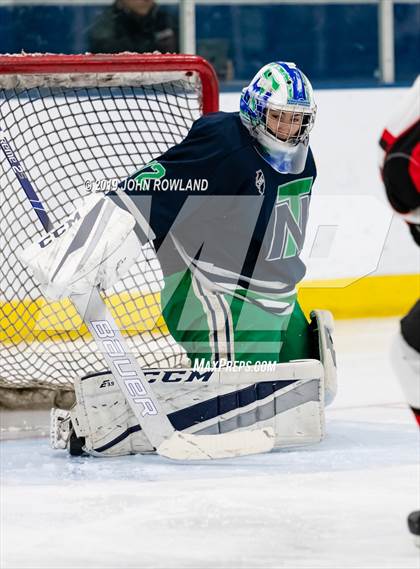Thumbnail 1 in Maine vs. New Trier Blue (Blackhawks HoHo Tournament) photogallery.