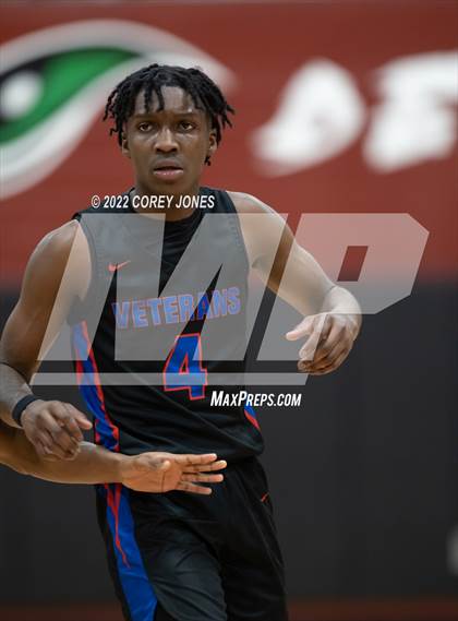 Thumbnail 3 in Veterans vs Warner Robins photogallery.