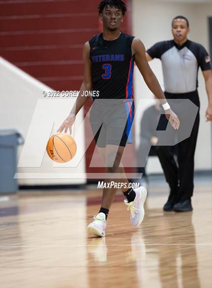 Thumbnail 3 in Veterans vs Warner Robins photogallery.