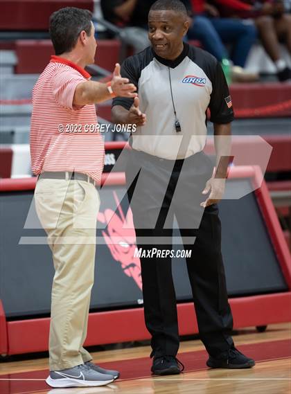 Thumbnail 2 in Veterans vs Warner Robins photogallery.