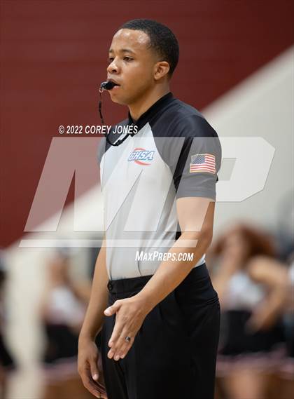 Thumbnail 2 in Veterans vs Warner Robins photogallery.
