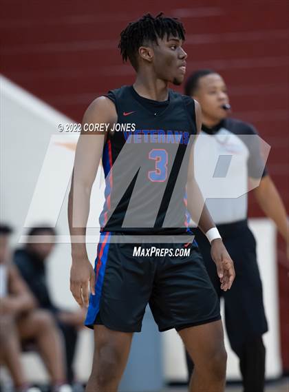 Thumbnail 1 in Veterans vs Warner Robins photogallery.
