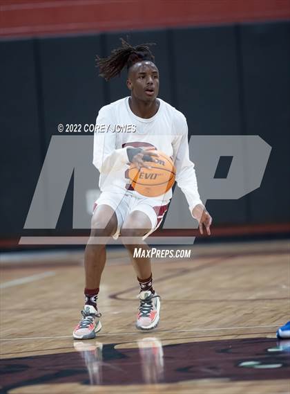 Thumbnail 3 in Veterans vs Warner Robins photogallery.