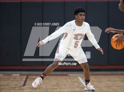 Thumbnail 1 in Veterans vs Warner Robins photogallery.