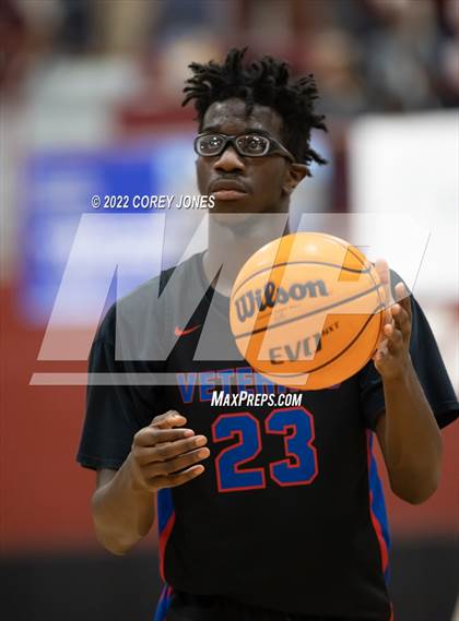Thumbnail 3 in Veterans vs Warner Robins photogallery.