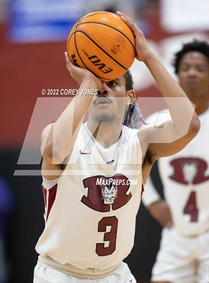Thumbnail 2 in Veterans vs Warner Robins photogallery.