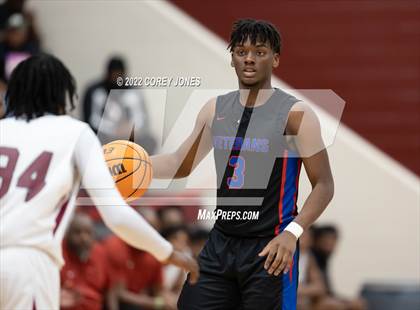 Thumbnail 2 in Veterans vs Warner Robins photogallery.