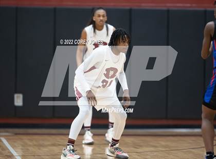 Thumbnail 2 in Veterans vs Warner Robins photogallery.