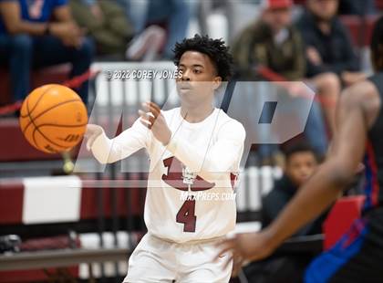 Thumbnail 2 in Veterans vs Warner Robins photogallery.