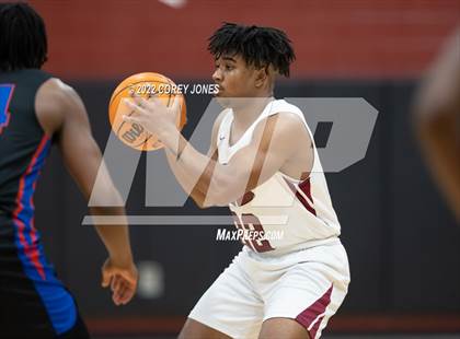 Thumbnail 1 in Veterans vs Warner Robins photogallery.