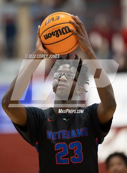 Thumbnail 1 in Veterans vs Warner Robins photogallery.