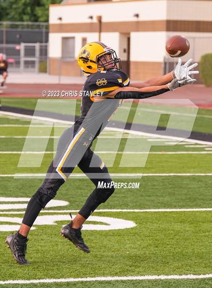 Thumbnail 2 in Yuma Catholic @ Marcos De Niza photogallery.