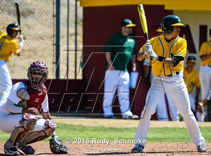 Thumbnail 2 in Highland vs. Narbonne photogallery.
