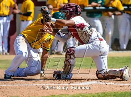 Thumbnail 3 in Highland vs. Narbonne photogallery.