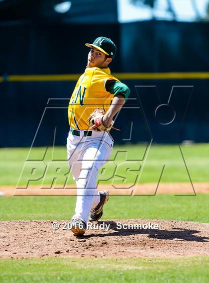 Thumbnail 2 in Highland vs. Narbonne photogallery.