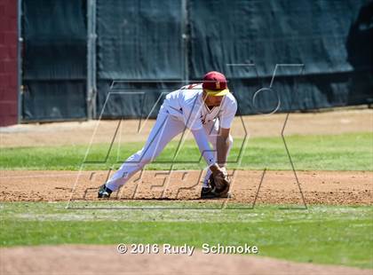 Thumbnail 2 in Highland vs. Narbonne photogallery.