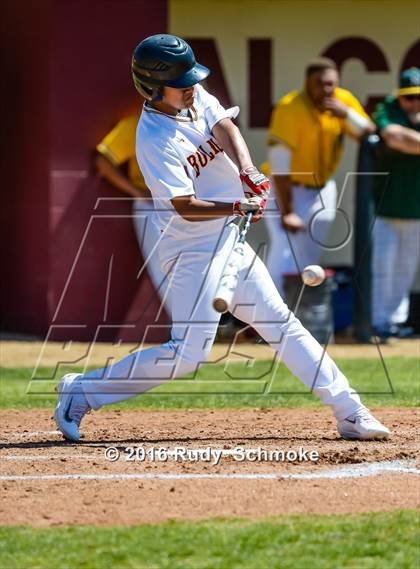 Thumbnail 2 in Highland vs. Narbonne photogallery.