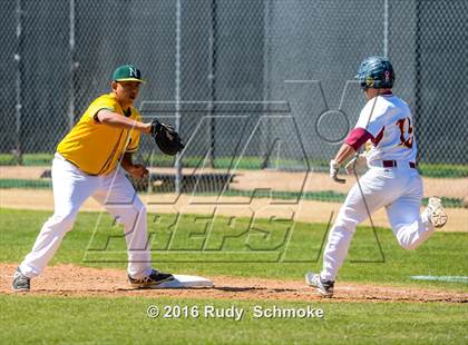 Thumbnail 3 in Highland vs. Narbonne photogallery.