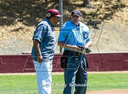Thumbnail 3 in Highland vs. Narbonne photogallery.