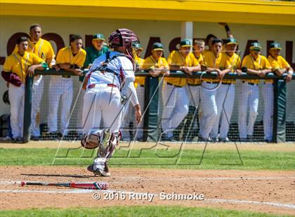 Thumbnail 1 in Highland vs. Narbonne photogallery.