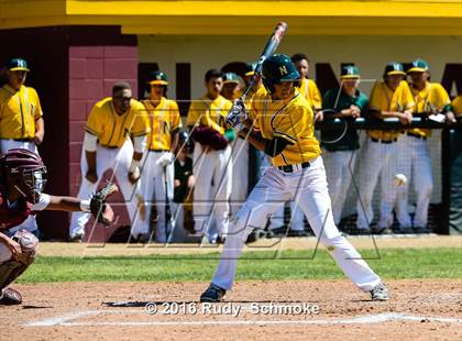 Thumbnail 2 in Highland vs. Narbonne photogallery.