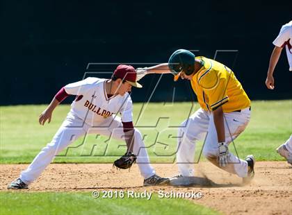Thumbnail 1 in Highland vs. Narbonne photogallery.