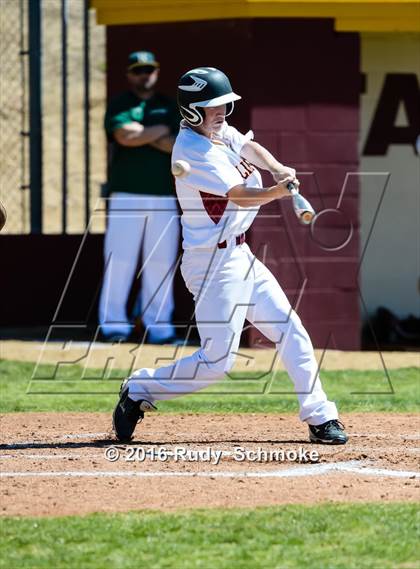 Thumbnail 2 in Highland vs. Narbonne photogallery.