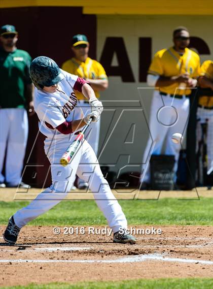 Thumbnail 3 in Highland vs. Narbonne photogallery.