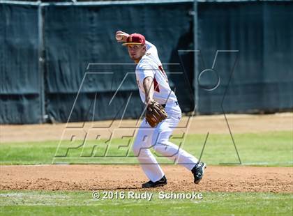 Thumbnail 3 in Highland vs. Narbonne photogallery.