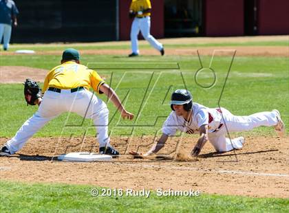 Thumbnail 3 in Highland vs. Narbonne photogallery.