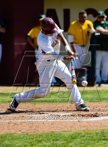 Thumbnail 2 in Highland vs. Narbonne photogallery.