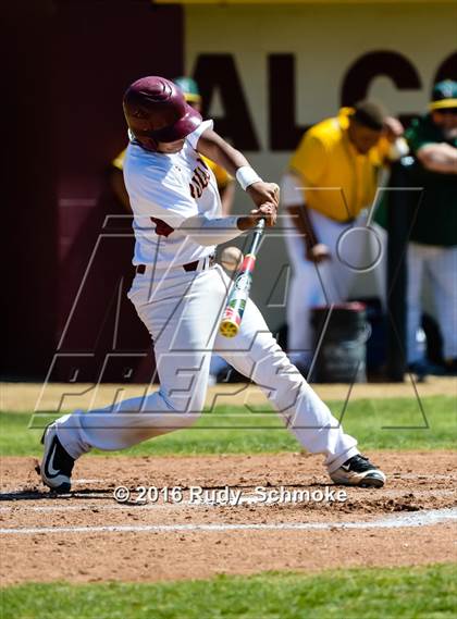 Thumbnail 1 in Highland vs. Narbonne photogallery.