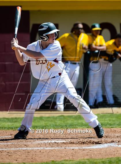 Thumbnail 3 in Highland vs. Narbonne photogallery.