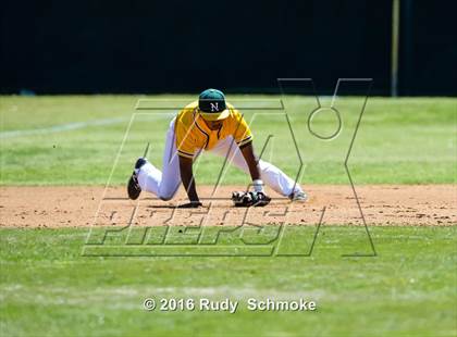 Thumbnail 3 in Highland vs. Narbonne photogallery.