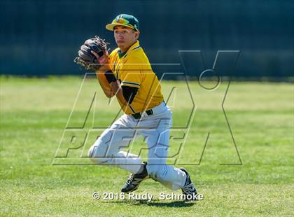 Thumbnail 1 in Highland vs. Narbonne photogallery.