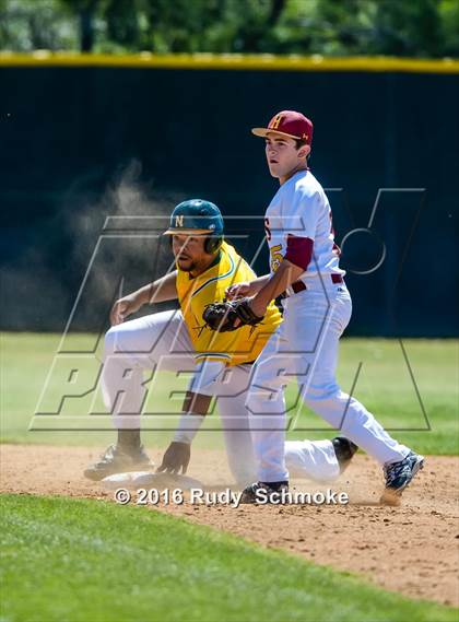 Thumbnail 3 in Highland vs. Narbonne photogallery.