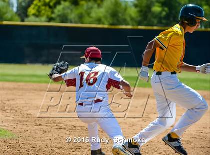 Thumbnail 2 in Highland vs. Narbonne photogallery.