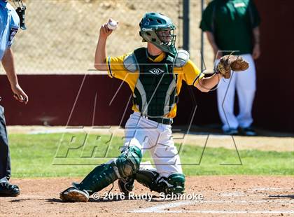 Thumbnail 2 in Highland vs. Narbonne photogallery.