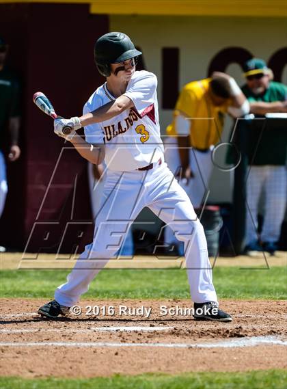 Thumbnail 2 in Highland vs. Narbonne photogallery.