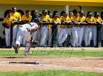 Thumbnail 2 in Highland vs. Narbonne photogallery.