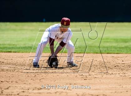 Thumbnail 2 in Highland vs. Narbonne photogallery.