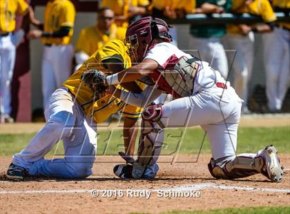 Thumbnail 2 in Highland vs. Narbonne photogallery.