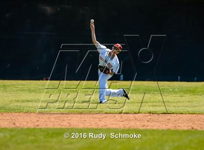Thumbnail 2 in Highland vs. Narbonne photogallery.
