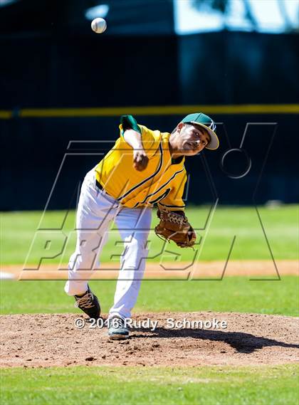 Thumbnail 1 in Highland vs. Narbonne photogallery.