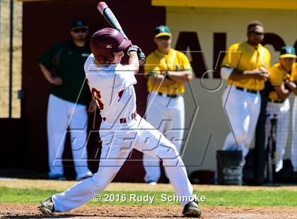 Thumbnail 3 in Highland vs. Narbonne photogallery.